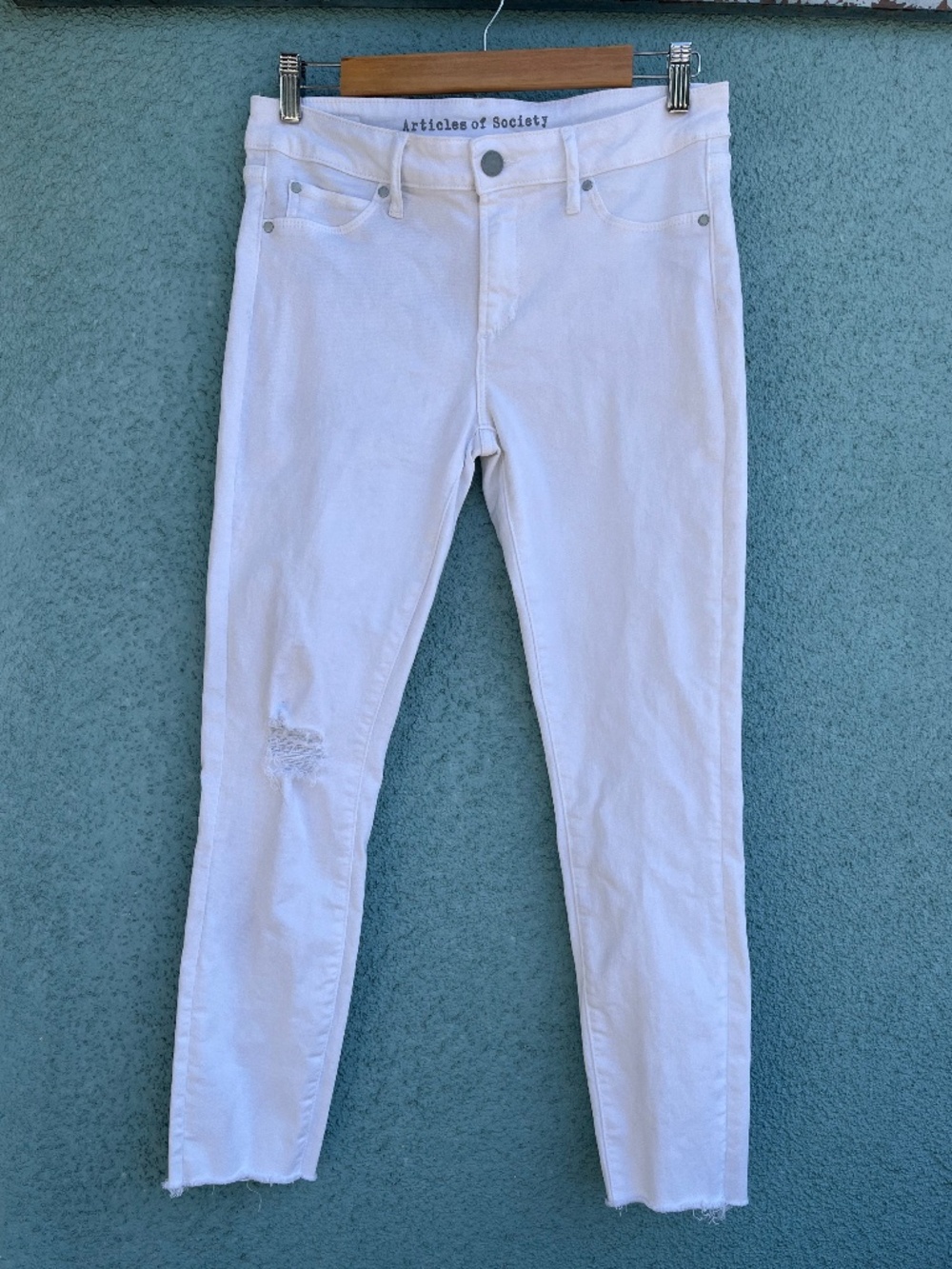 Articles of Society Bright White Summer Jeans  Soft and Stretchy  Size 28